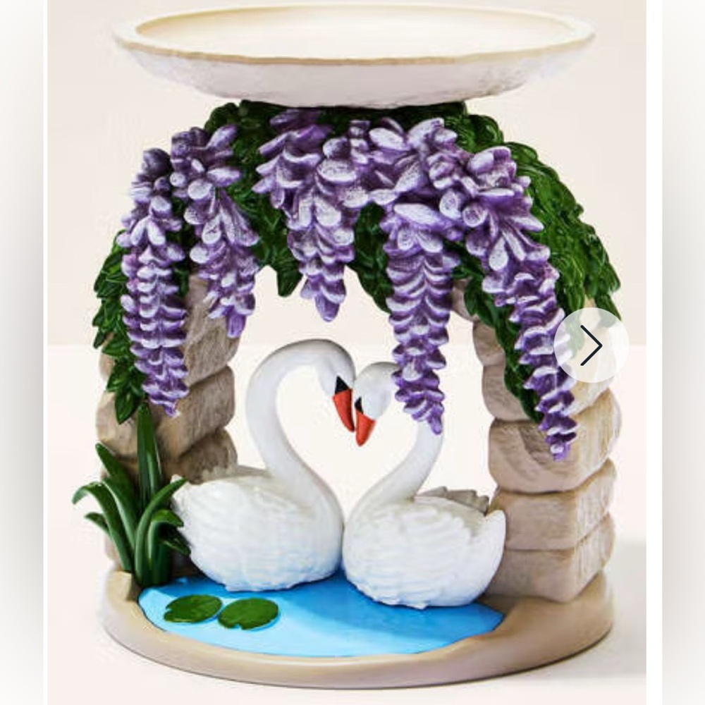 Bath & Body Works White Swan Figurine 3 wick Candle Holder Purple Wisteria new